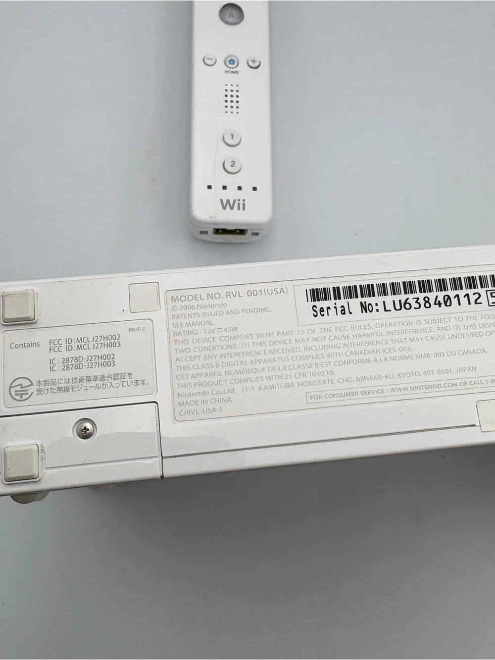 Nintendo Wii Console with White Remote and AV Cables